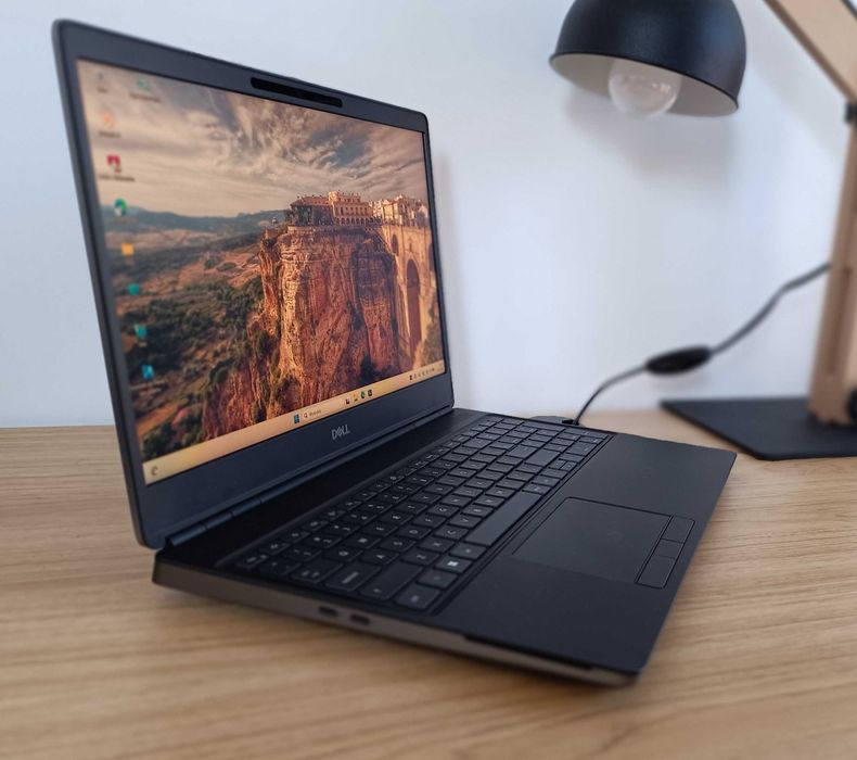 Dell Precision 7550 i9-10885H 64GB RTX 4000 8 GB DDR5 256 bit SSD 1000GB IPS NOWA BATERIA Windows 11 Pro