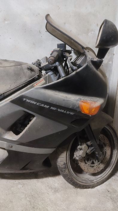 Kawasaki ZZR 600  para Restauro