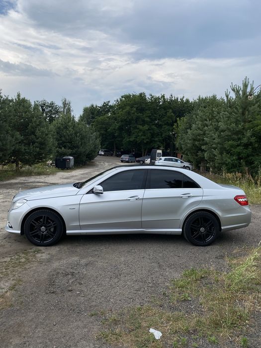 Mercedes-Benz E Class 2010 VIN WDD2120891A348540 фото оголошення 3 з 8
