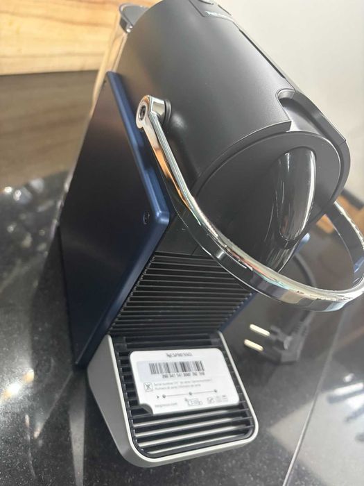 Máquina de Café Nespresso Pixie – Nova a Estrear