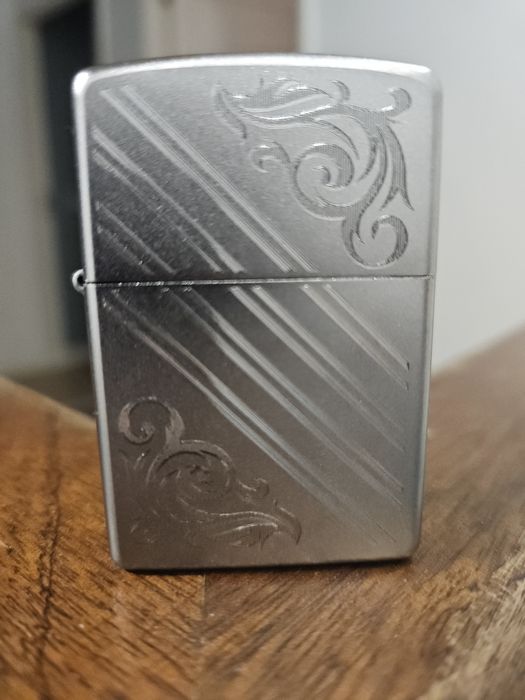 Isqueiro Zippo novo