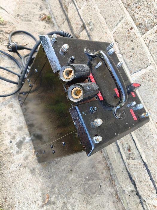 Spawarka transformatorowa 230V  przewody spawalnicze 8m Spawarka / transformator spawalniczy