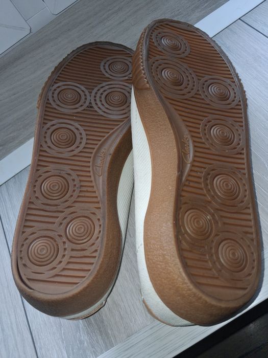 Trampki Clarks biale