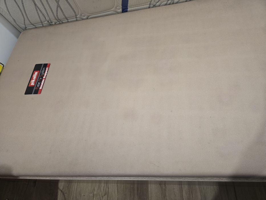 Vendo cama  com arrumação