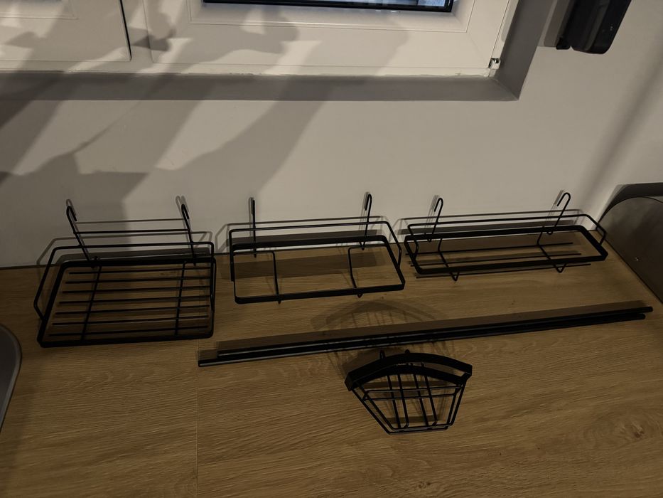 Sprzedam relingi kuchenne wraz z półeczkami marki Ikea