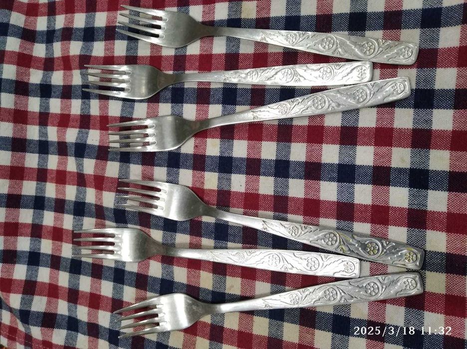 Широкий вибір наборів столових приборів: вилки, ложки