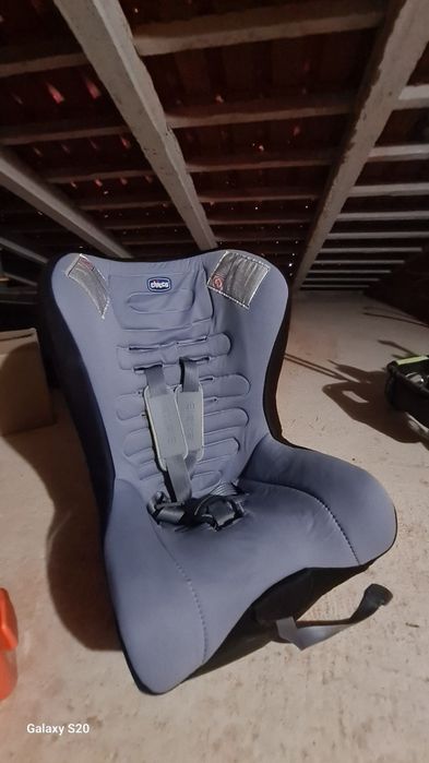 Vários acessórios e brinquedos para criança