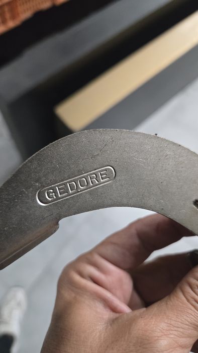 Arco de Serra Ajustável GEDORE 126/2 — Estrutura (Made in Germany)