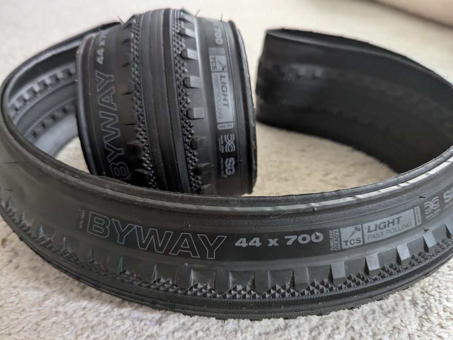 Opony WTB BYWAY 700x44 TCS 120TPI Dual compound SG2 protection