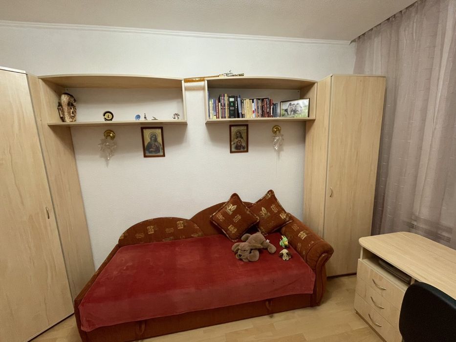 Продається комплект меблів