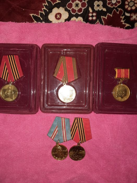 Продам награды в отличном состоянии