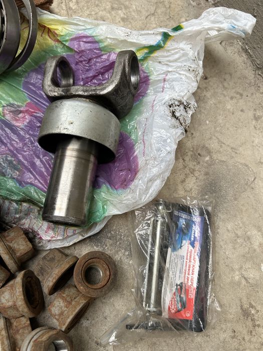 Продам мелочевку на газель.За копейки