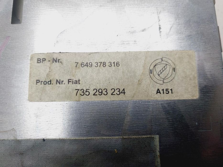 Sistema De Áudio Rádio Cd Alfa Romeo 147