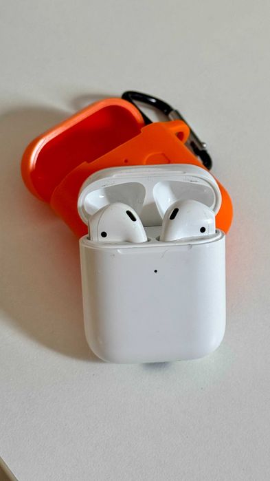 Apple AirPods 2nd Gen + Caixa e Cabo Originais + Case Extra + Protetor