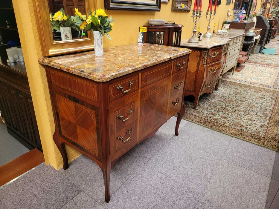 Lindíssima cómoda antiga em madeira com tampo em pedra - ópt