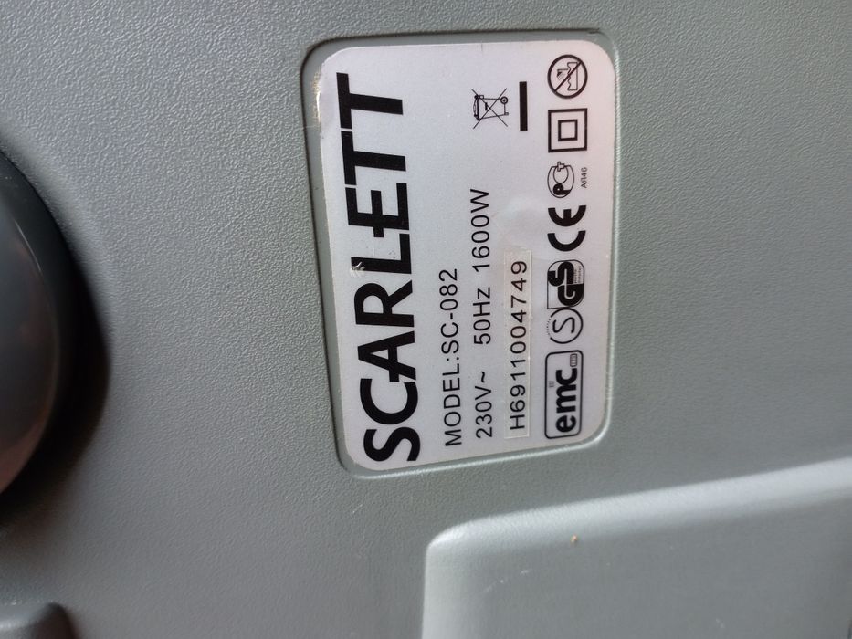 Пылесос Скарлетт, на запчасти-двигатель, шнур.