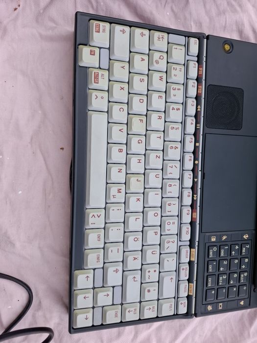 Za typowy laptop, DECpc425SLle.