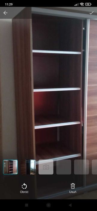 Pojemna szafa z lustrem