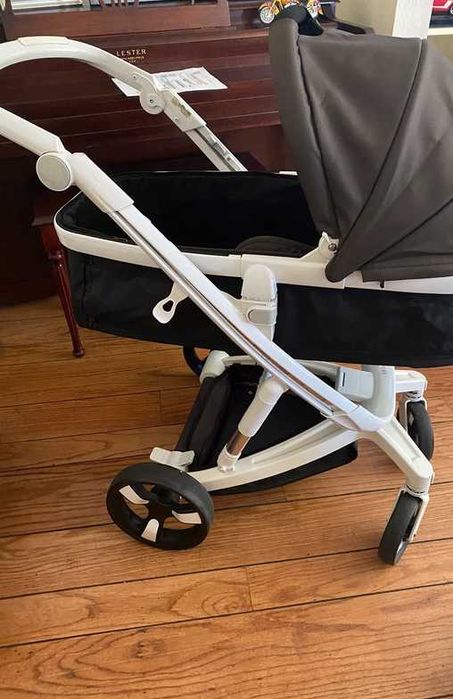 A very beautiful baby carriage.