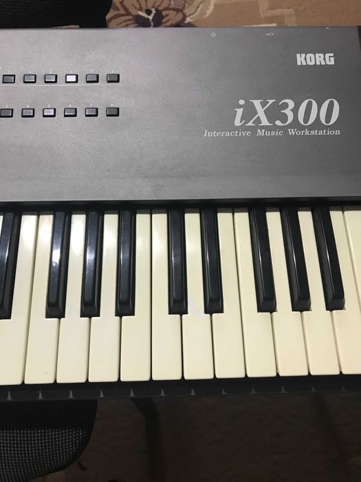 Продам синтезатор Korg IX 300