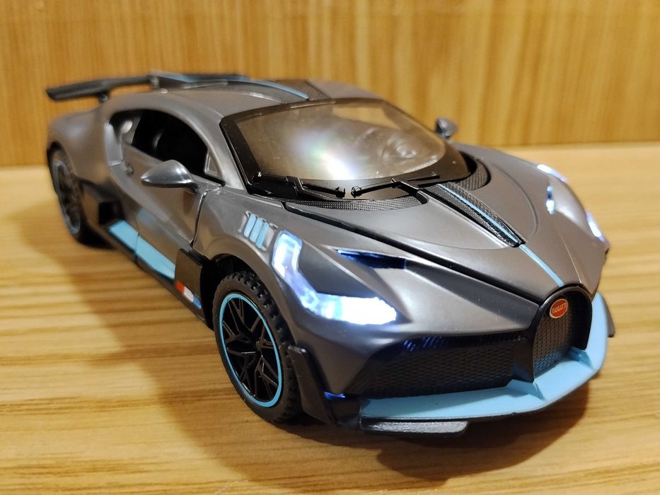 Модель Bugatti Divo 1:32 Автоэксперт Металл свет звук Бугатти Диво маш