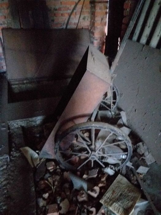 Металевий віз для сипучих матеріалів