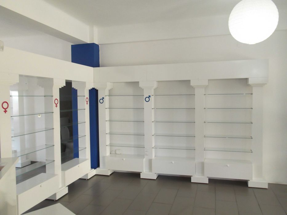 Mobiliário completo loja - Estantes - balcão - mesa - lacadas branco