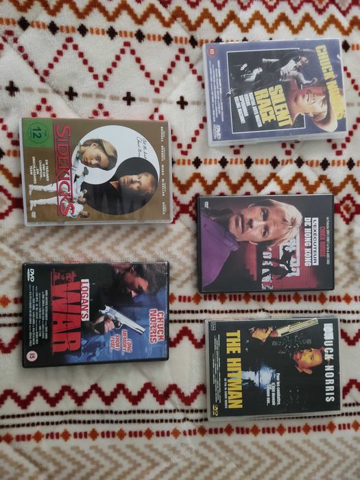 Chuck Norris, Dolph Lundgren, River Phoenix, Johnny Depp,  etc, 5 cada