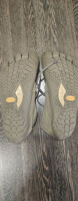 Продам трекінгові кросівки Vibram Fivefingers VTrack