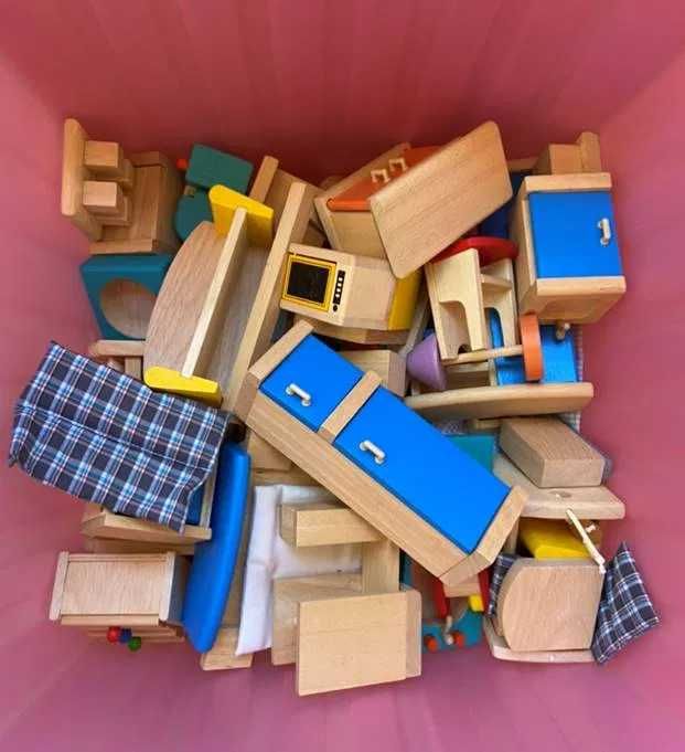 Casinha Bonecas da Imaginarium + todo o mobiliário em ótimo estado