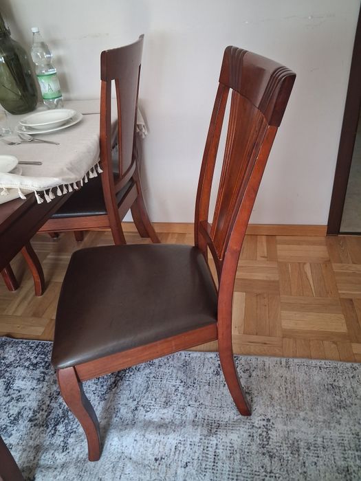 Stół drewniany i 6 krzeseł
