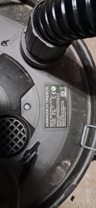 Aspirador de cinzas