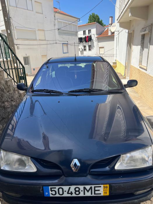 Renault megane confortável 5 portas