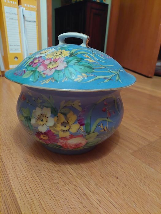 Penico antigo em porcelana francesa.