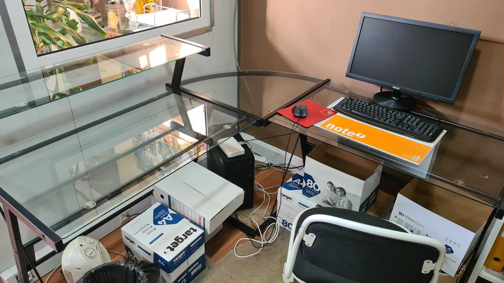 Secretária de canto