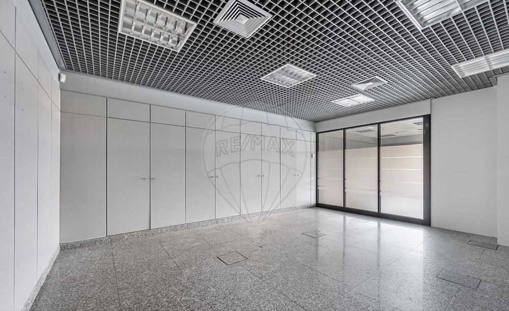 Loja para Arrendamento | Centro da Maia