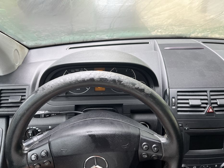 Carro Mercedes Benz A180