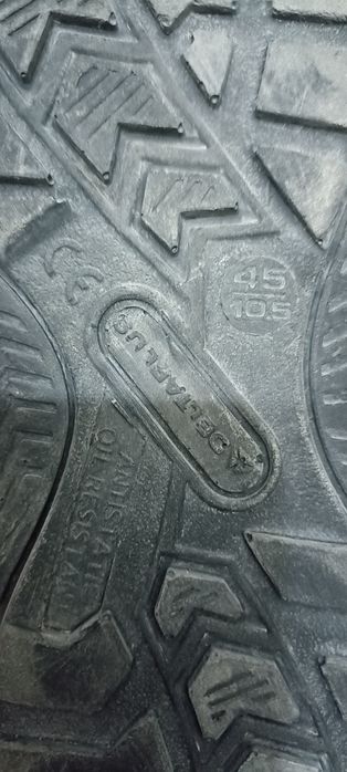 Trabalho, segurança, novos, não impermeáveis