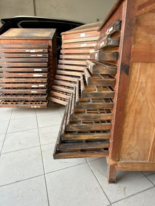 Vendo 3 moveis de tipografia vintage