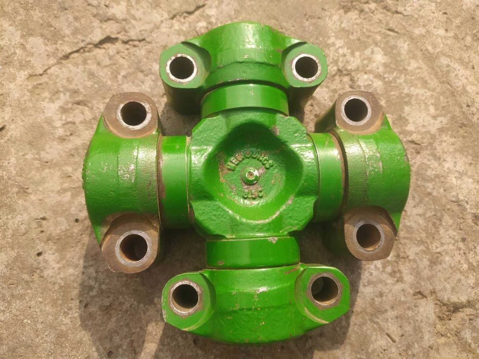 Хрестовина кардана John deere,Джон Дир