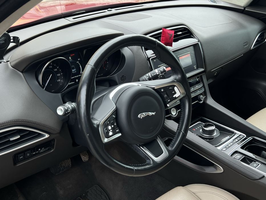 Продам Jaguar F-Pace