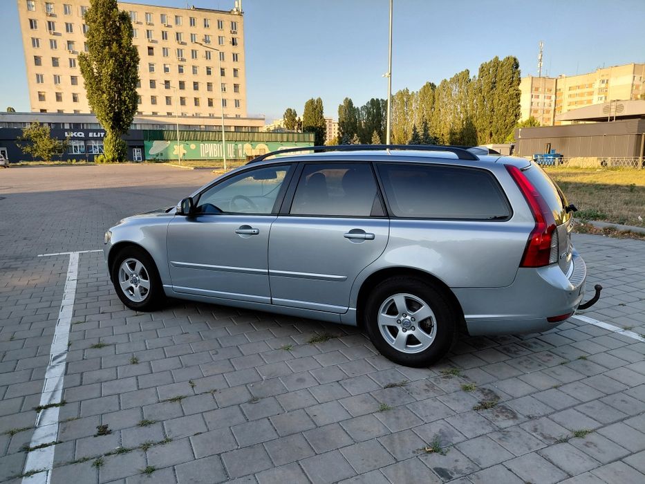 Продаю VOLVO V50.