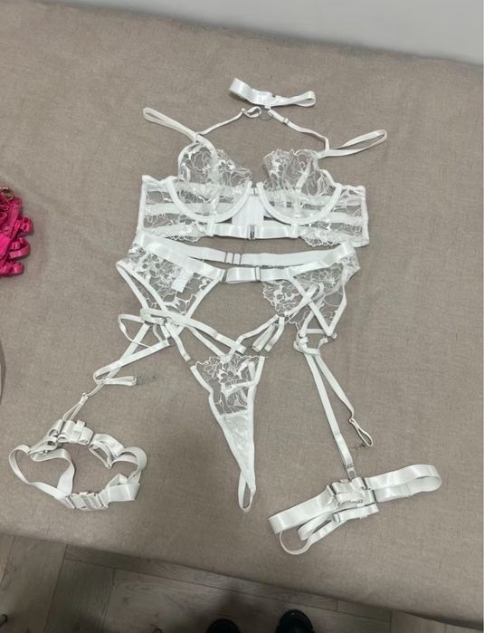 Набори жіночої білизни