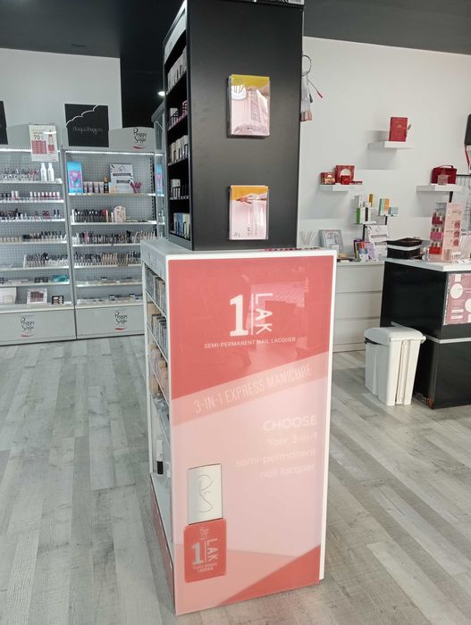 Móvel central para exposição de cosmética