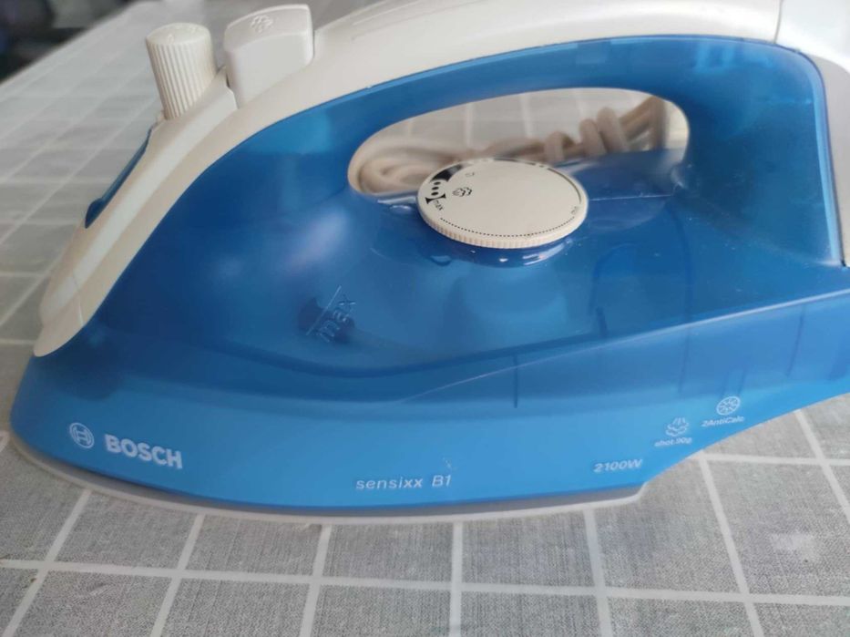 Ferro engomar a vapor Bosch senssixx B1