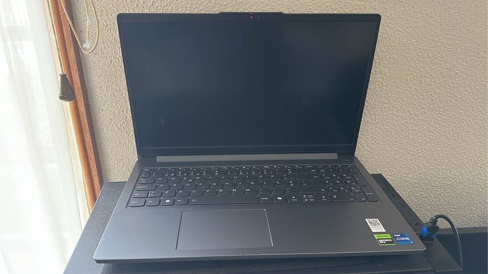 Portátil Lenovo LOQ Gaming Essential (9ª Geração) 15IAX9E-000 15.6" Luna Grey