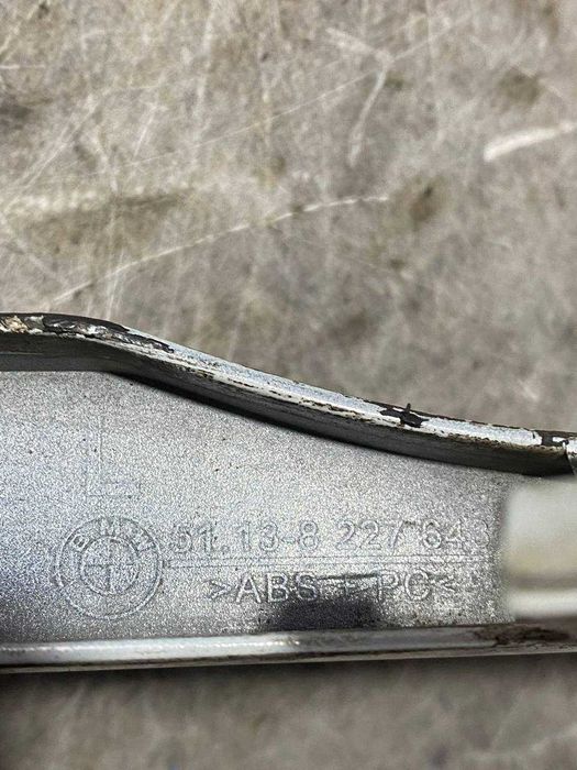 Накладка планка вія під передні фари з отвором під омивач BMW E46