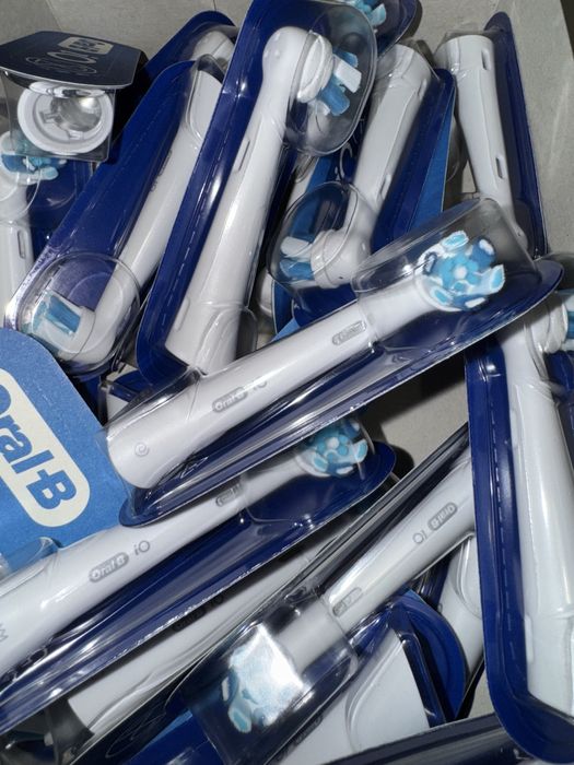 8 sztuk koncowki io Ultimate clean wybielanie Oral b mocne oryginalne