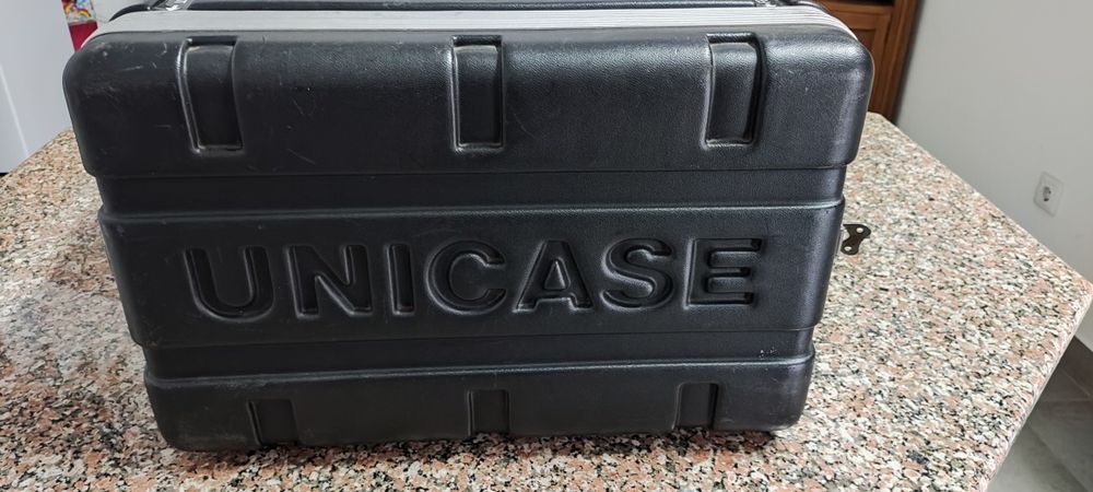 Unicase Rack 19" Case for 6 U