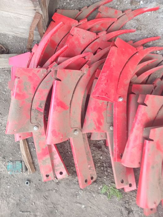 Продам ящики для мін добрив  cистему підживлення на культиватор.